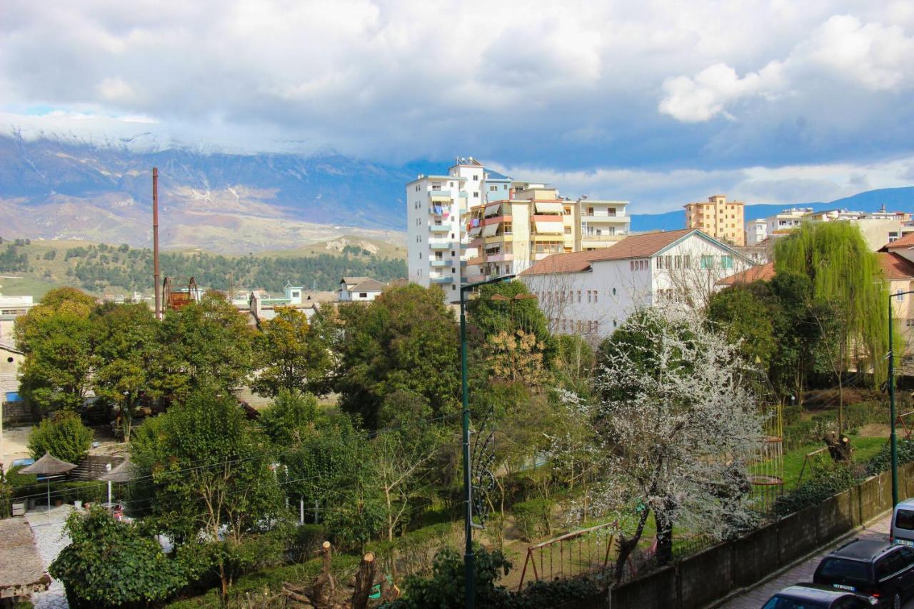 布雷塔酒店 Gjirokastër 外观 照片
